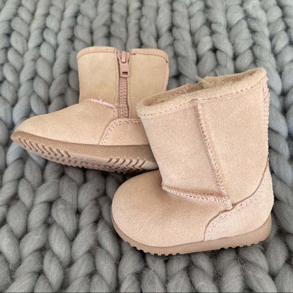 Girls suede fur-lined booties size 2 - Picture 2 of 7